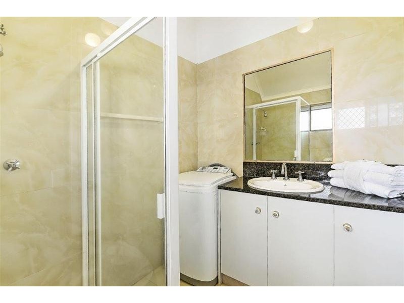 68 & 68A/38 Enderley Avenue, Surfers Paradise QLD 4217