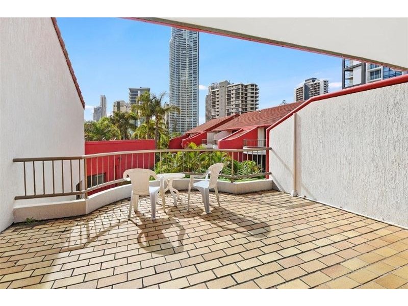 68 & 68A/38 Enderley Avenue, Surfers Paradise QLD 4217