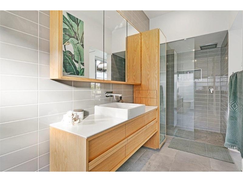 24 Viking Court, Paradise Waters QLD 4217