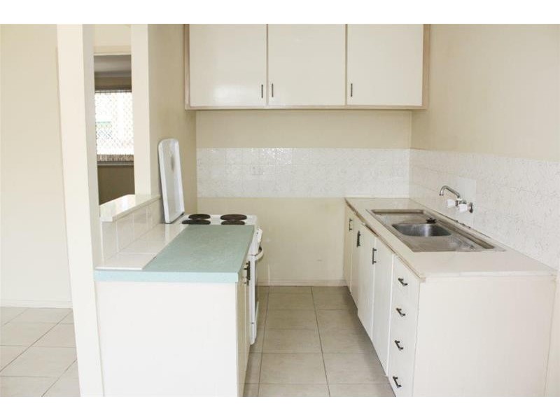 5 Parnoo Street, Chevron Island QLD 4217