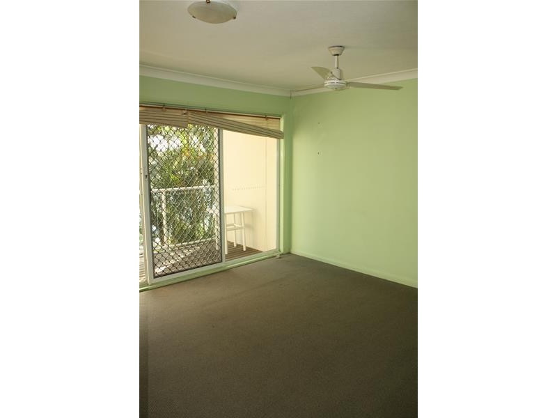 300 Cottesloe Drive, Mermaid Waters QLD 4218