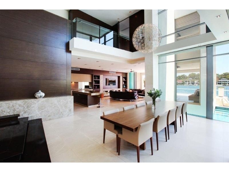 107 Commodore Drive, Paradise Waters QLD 4217