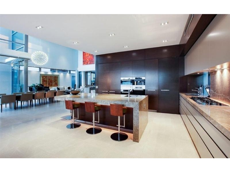 107 Commodore Drive, Paradise Waters QLD 4217