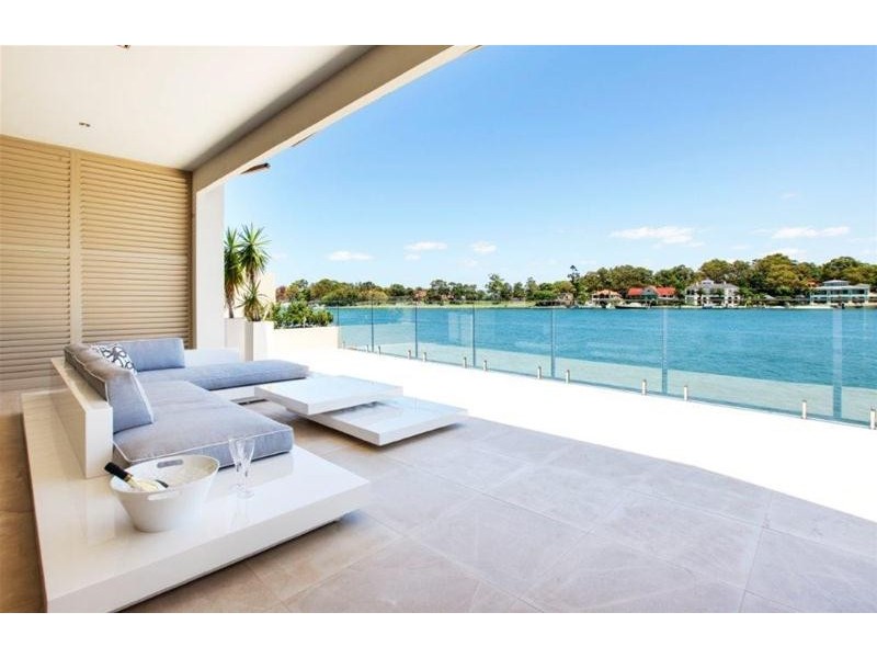 107 Commodore Drive, Paradise Waters QLD 4217