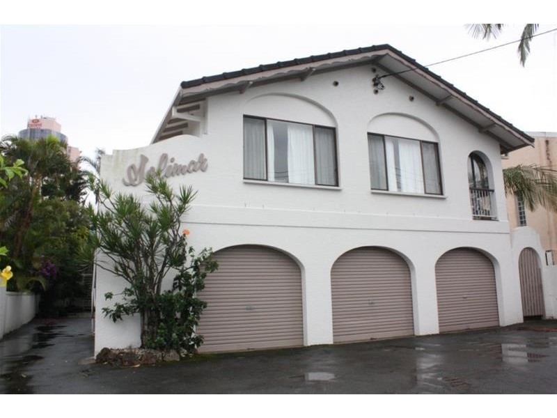 35 Armrick Avenue, Broadbeach QLD 4218