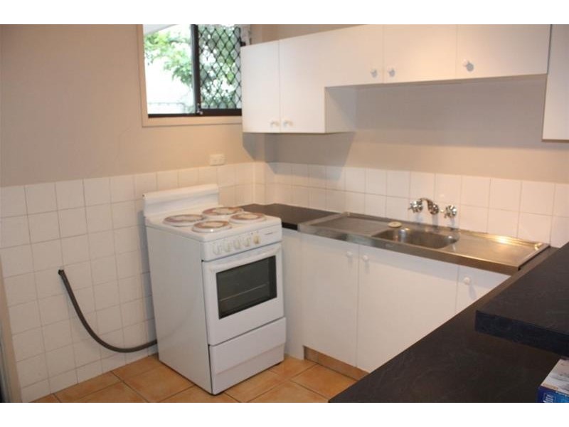 35 Armrick Avenue, Broadbeach QLD 4218