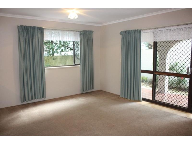 35 Armrick Avenue, Broadbeach QLD 4218