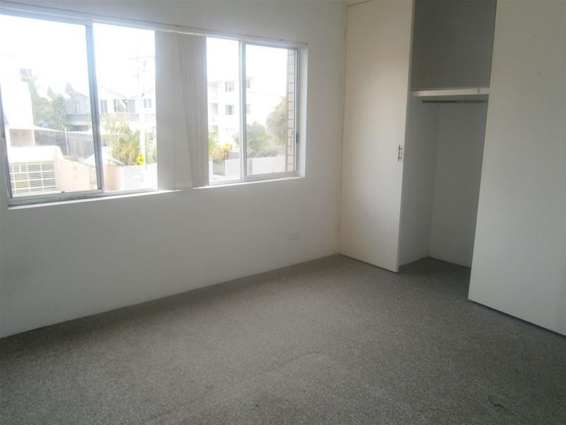 35 Armrick Avenue, Broadbeach QLD 4218