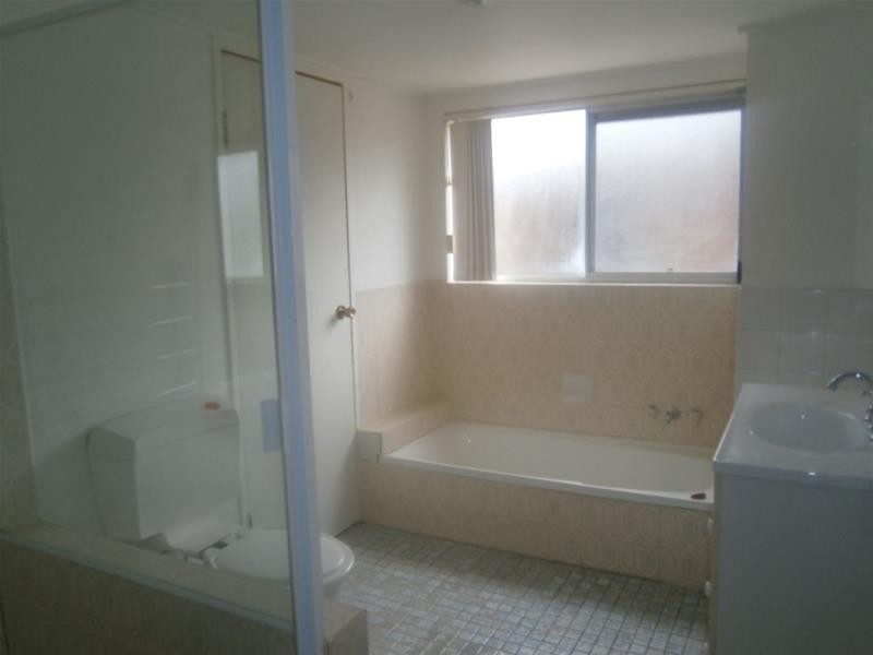 35 Armrick Avenue, Broadbeach QLD 4218