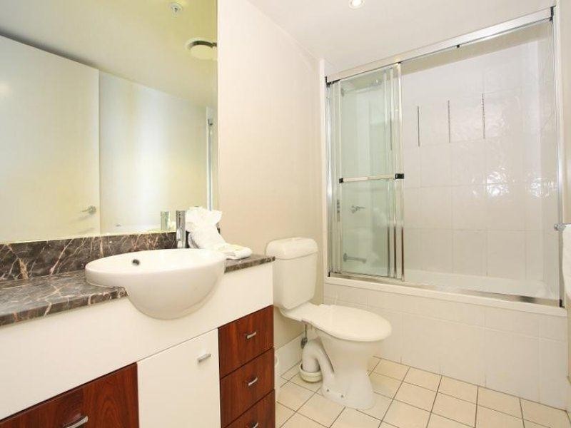 2206/23 Ferny Avenue, Surfers Paradise QLD 4217