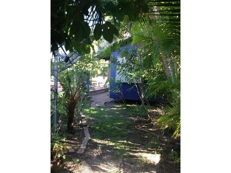 24 Boongala Road, Broadbeach Waters QLD 4218