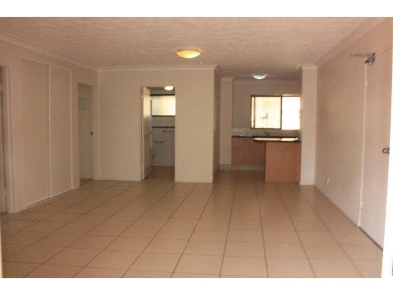 1/10-12 Darrambal Street, Surfers Paradise QLD 4217