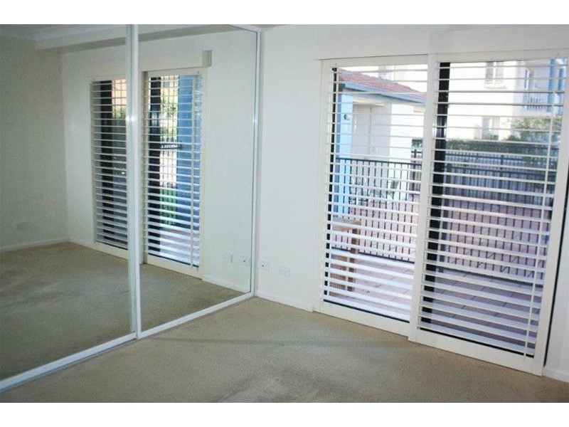 1/10-12 Darrambal Street, Surfers Paradise QLD 4217