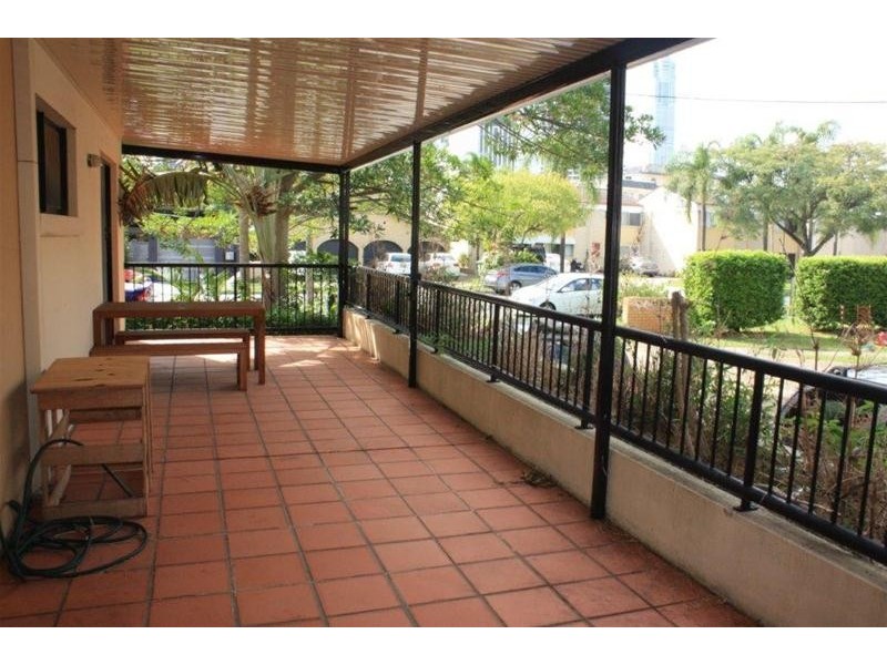 1/10-12 Darrambal Street, Surfers Paradise QLD 4217