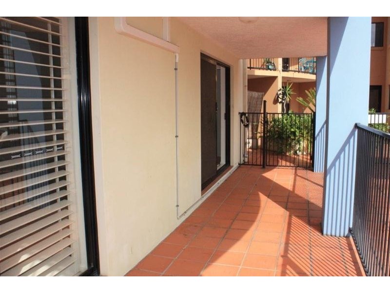 1/10-12 Darrambal Street, Surfers Paradise QLD 4217