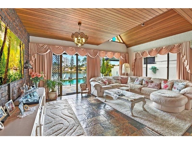 2/29 Sunrise Boulevard, Surfers Paradise QLD 4217