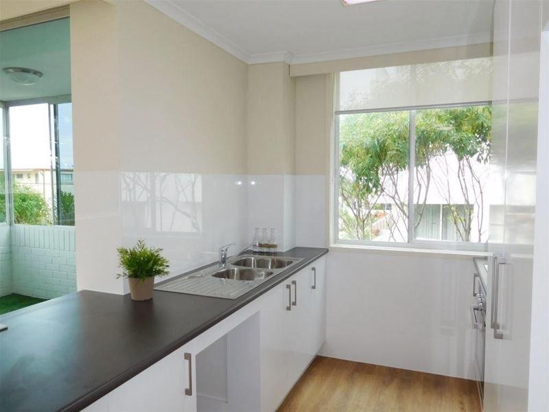 8/10 Aubrey Street, Surfers Paradise QLD 4217