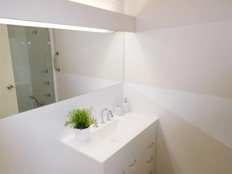 8/10 Aubrey Street, Surfers Paradise QLD 4217