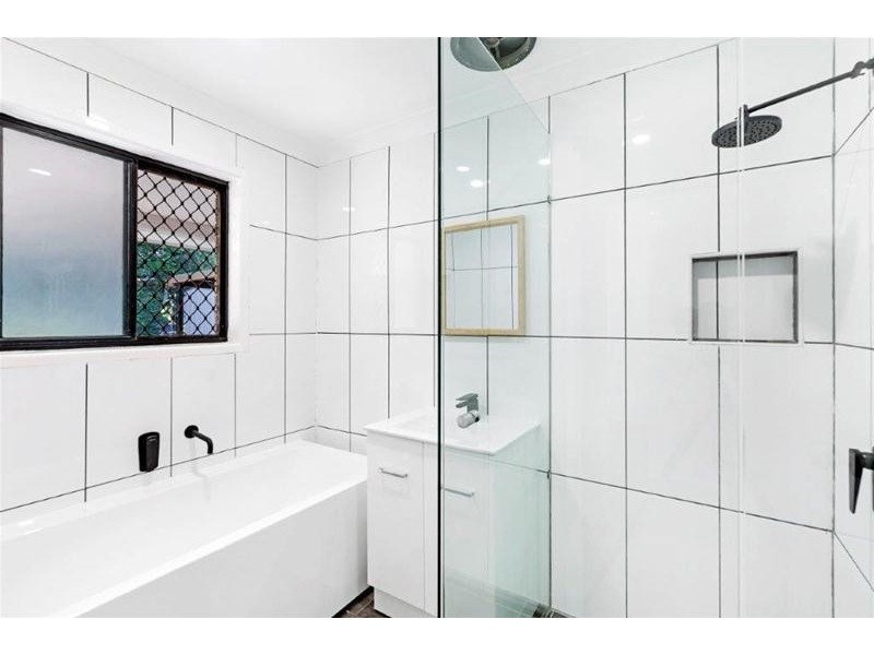 66 Currumburra Road, Ashmore QLD 4214