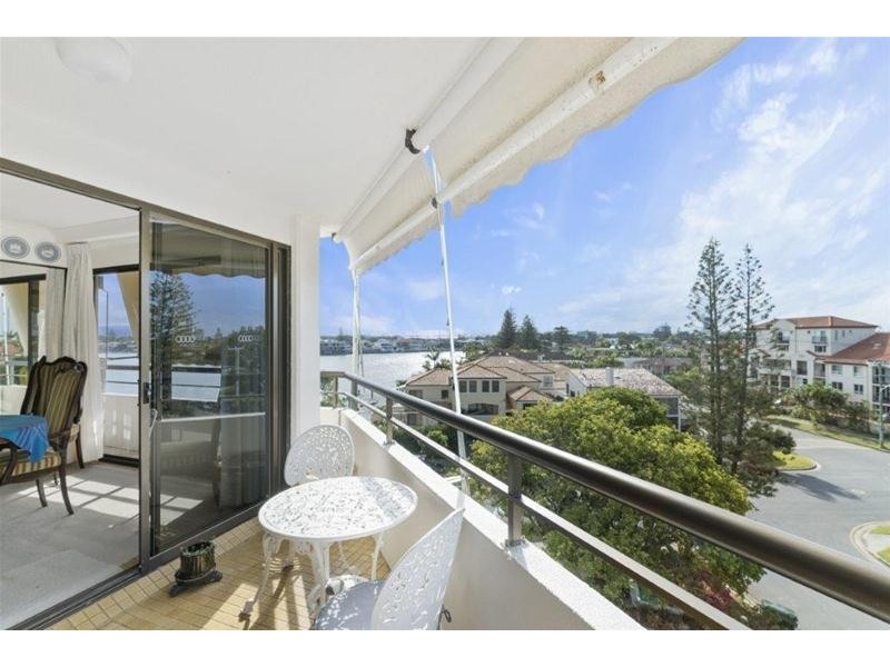 17/1 Peninsular Drive, Surfers Paradise QLD 4217