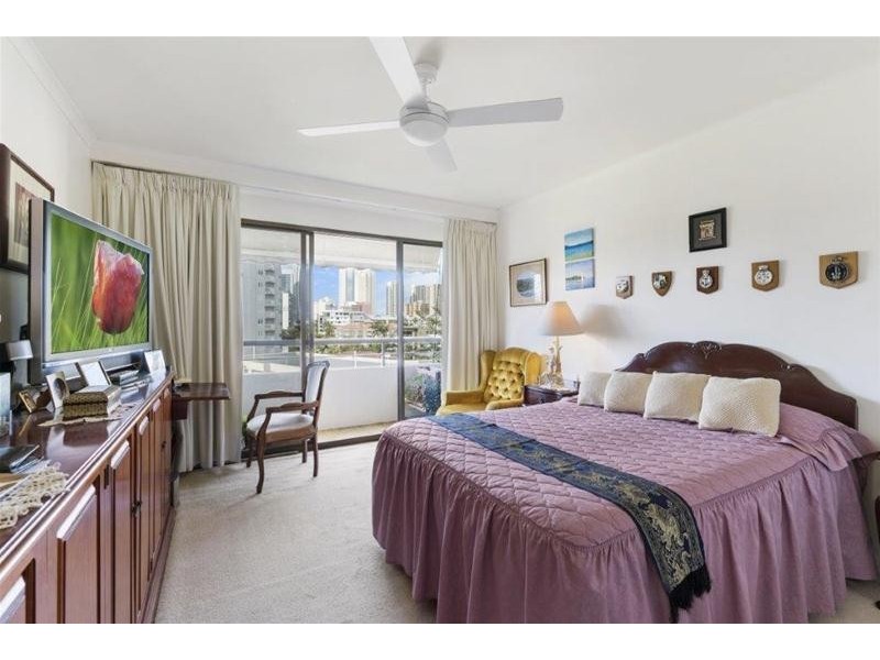 17/1 Peninsular Drive, Surfers Paradise QLD 4217