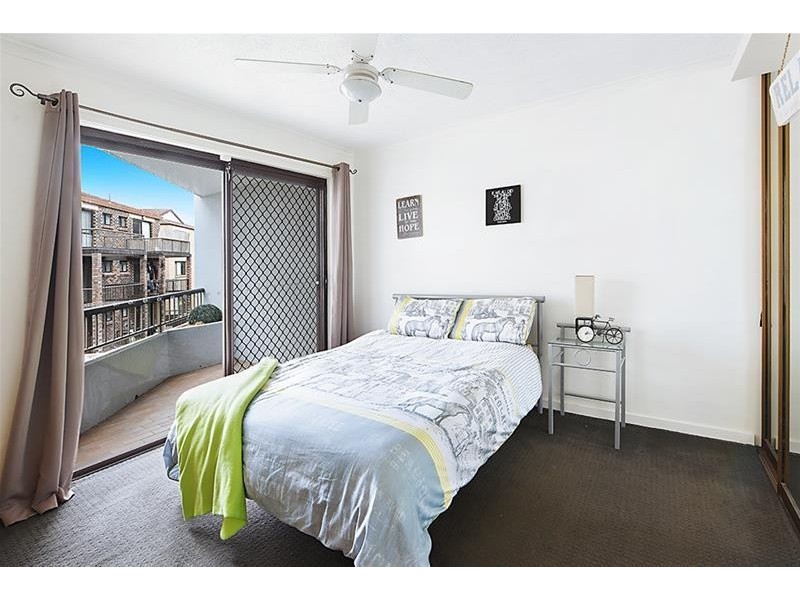 12/22 Second Avenue, Broadbeach QLD 4218