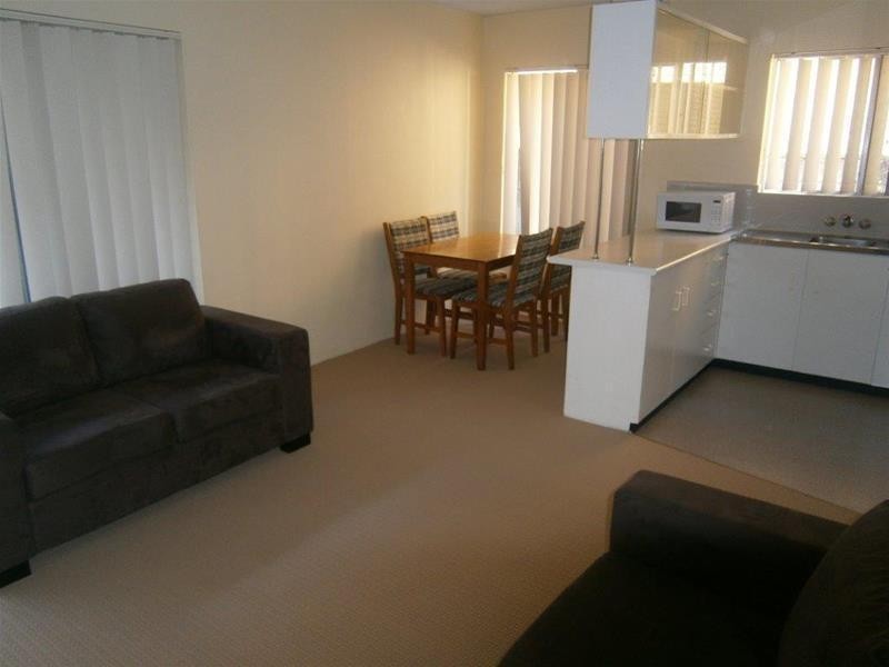 2/19 Sunset Boulevard, Surfers Paradise QLD 4217