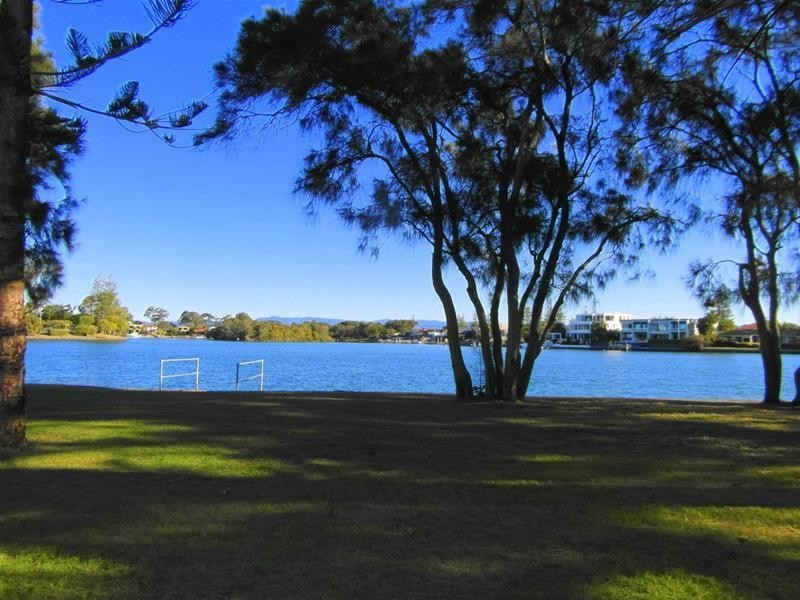 2/19 Sunset Boulevard, Surfers Paradise QLD 4217