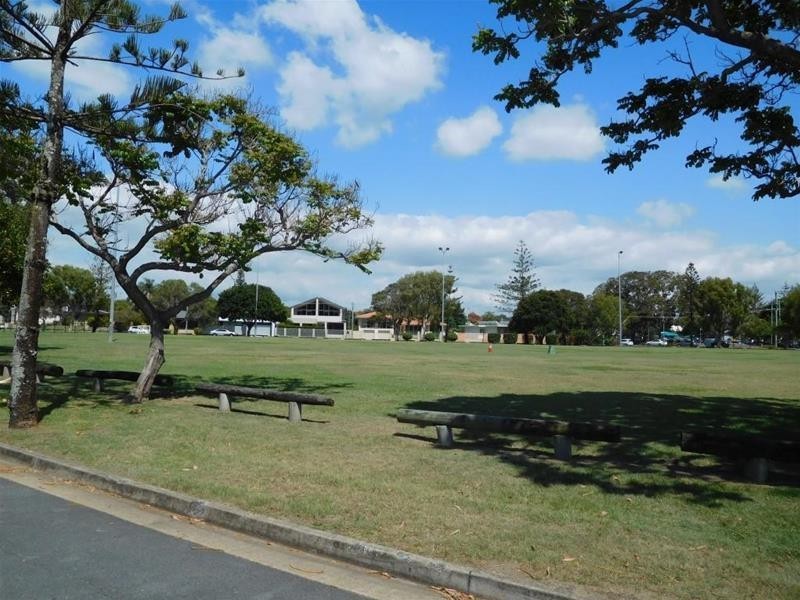 24 Verona Avenue, Isle Of Capri QLD 4217