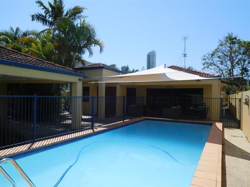 24 Verona Avenue, Isle Of Capri QLD 4217