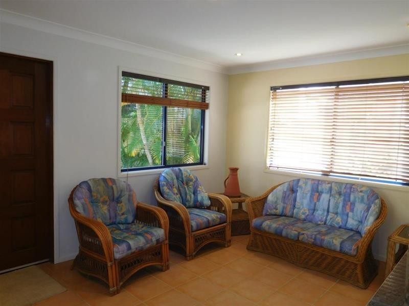 24 Verona Avenue, Isle Of Capri QLD 4217