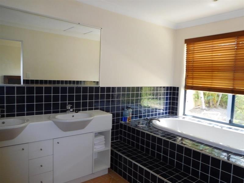 24 Verona Avenue, Isle Of Capri QLD 4217