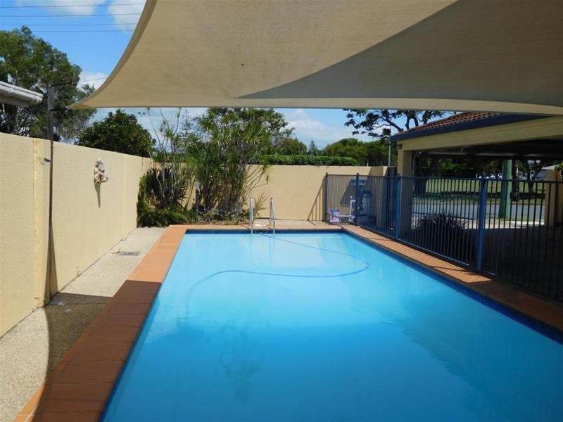 24 Verona Avenue, Isle Of Capri QLD 4217