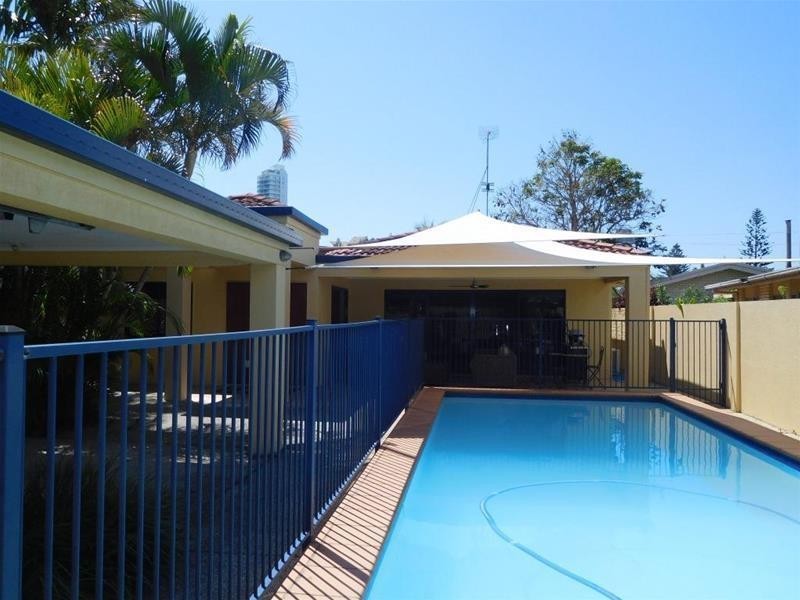 24 Verona Avenue, Isle Of Capri QLD 4217