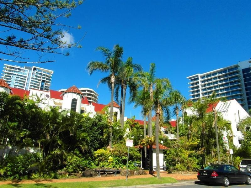 24 Hamilton Avenue ‘Copacabana’, Surfers Paradise QLD 4217
