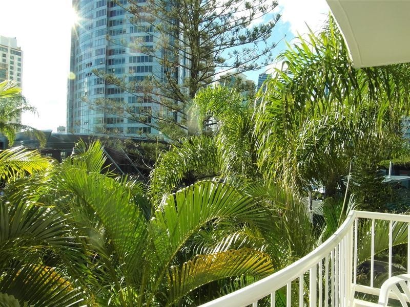 24 Hamilton Avenue ‘Copacabana’, Surfers Paradise QLD 4217