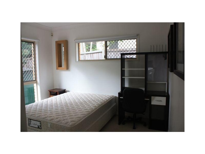 13 College Street, Southport QLD 4215