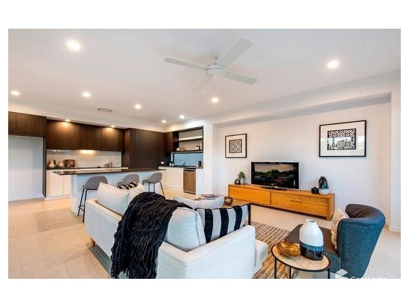 1/2 St Pauls Place, Isle Of Capri QLD 4217