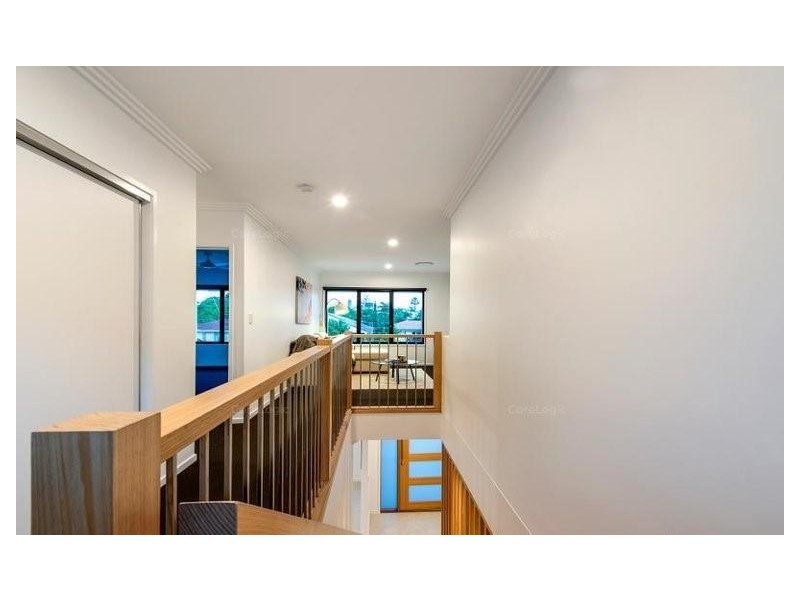 1/2 St Pauls Place, Isle Of Capri QLD 4217