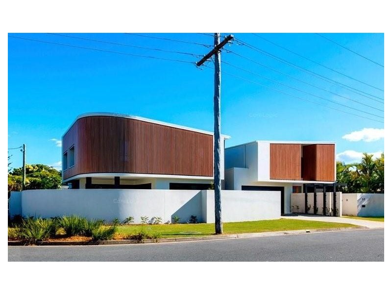 1/2 St Pauls Place, Isle Of Capri QLD 4217