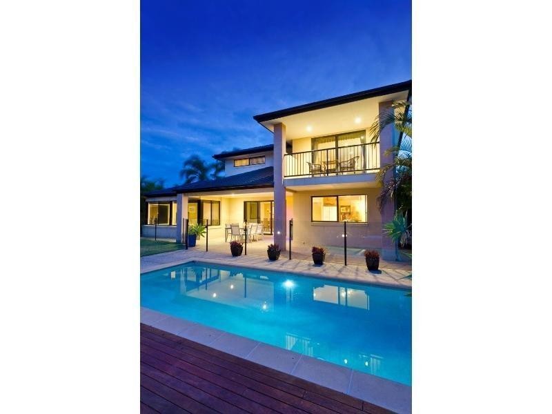 28 Gretel Drive, Mermaid Waters QLD 4218