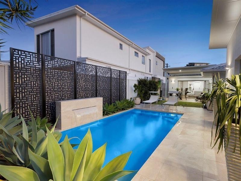 13 Salerno Street, Isle Of Capri QLD 4217