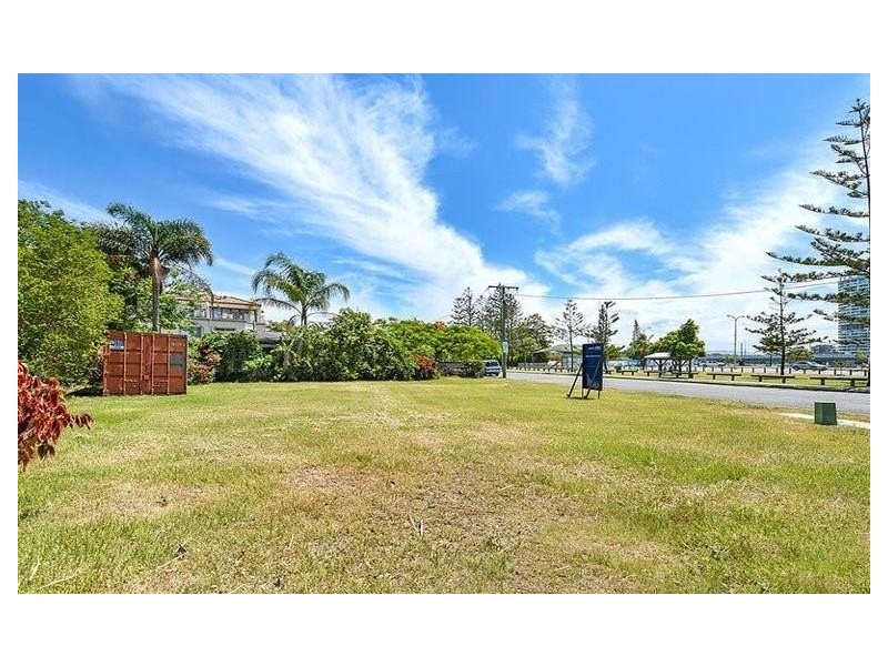 33 Rankin Parade, Main Beach QLD 4217