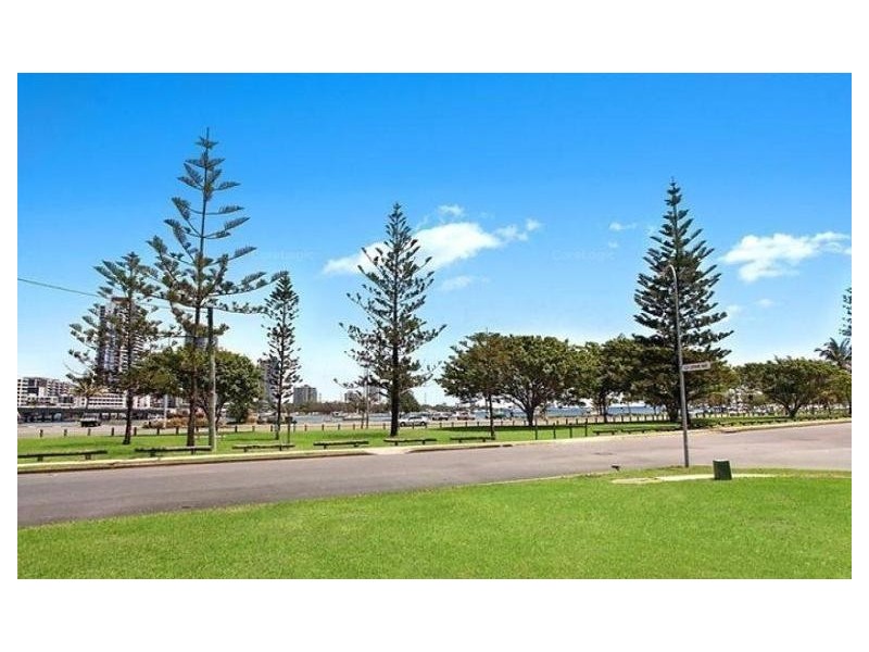 33 Rankin Parade, Main Beach QLD 4217