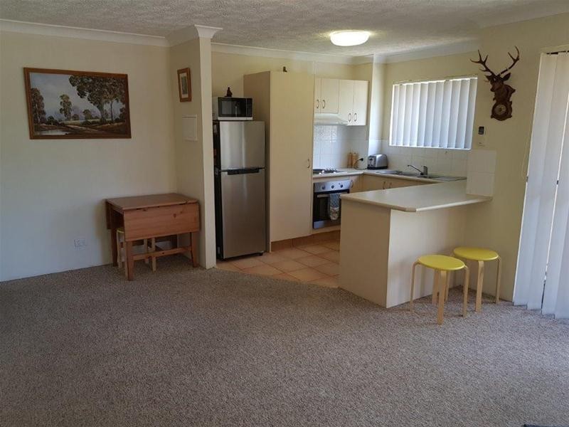 16 Waverley Street, Southport QLD 4215