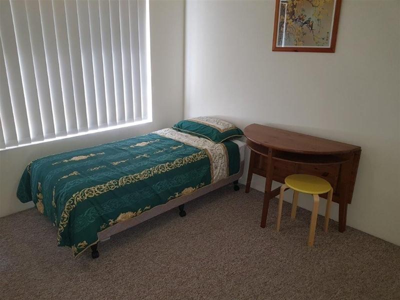 16 Waverley Street, Southport QLD 4215