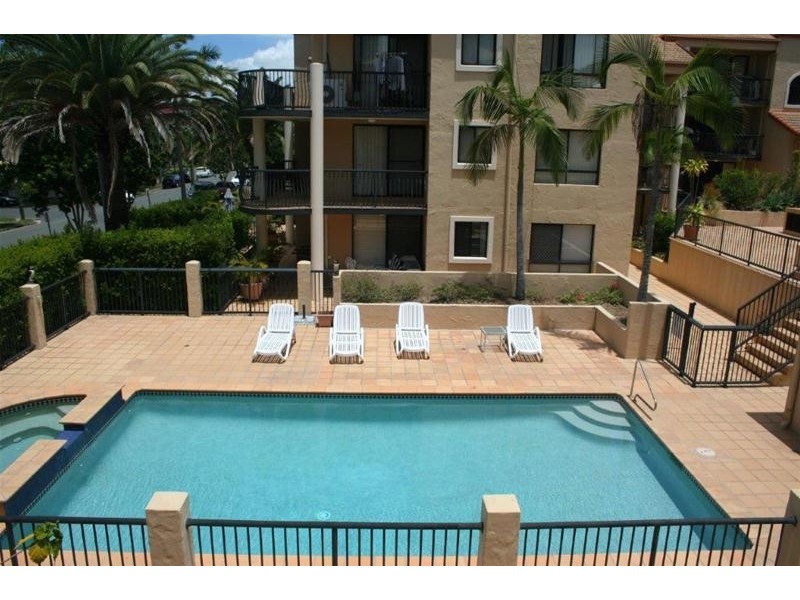 16 Waverley Street, Southport QLD 4215