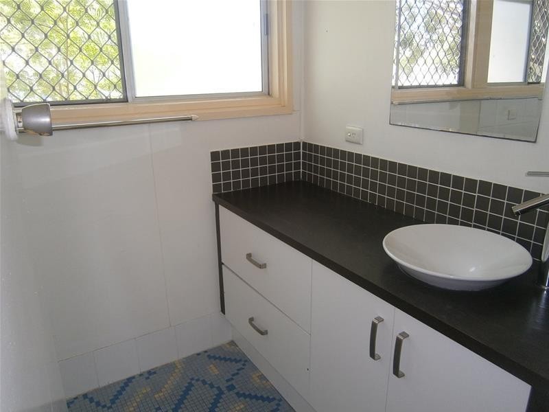 107 Stanhill Drive, Chevron Island QLD 4217