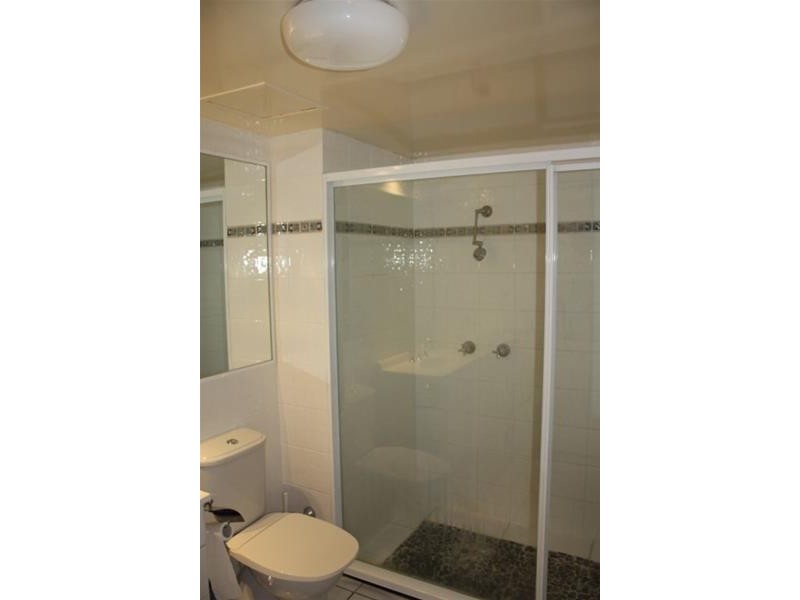 28 Northcliffe Terrace, Surfers Paradise QLD 4217