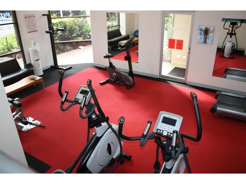 28 Northcliffe Terrace, Surfers Paradise QLD 4217